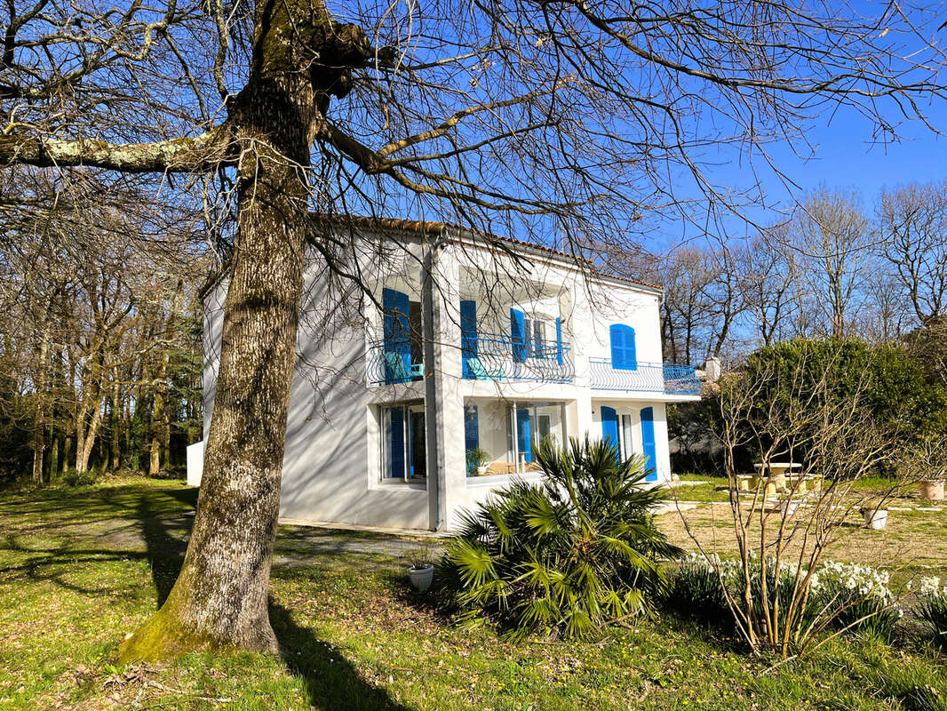 Maison à CHENAC-SAINT-SEURIN-D'UZET