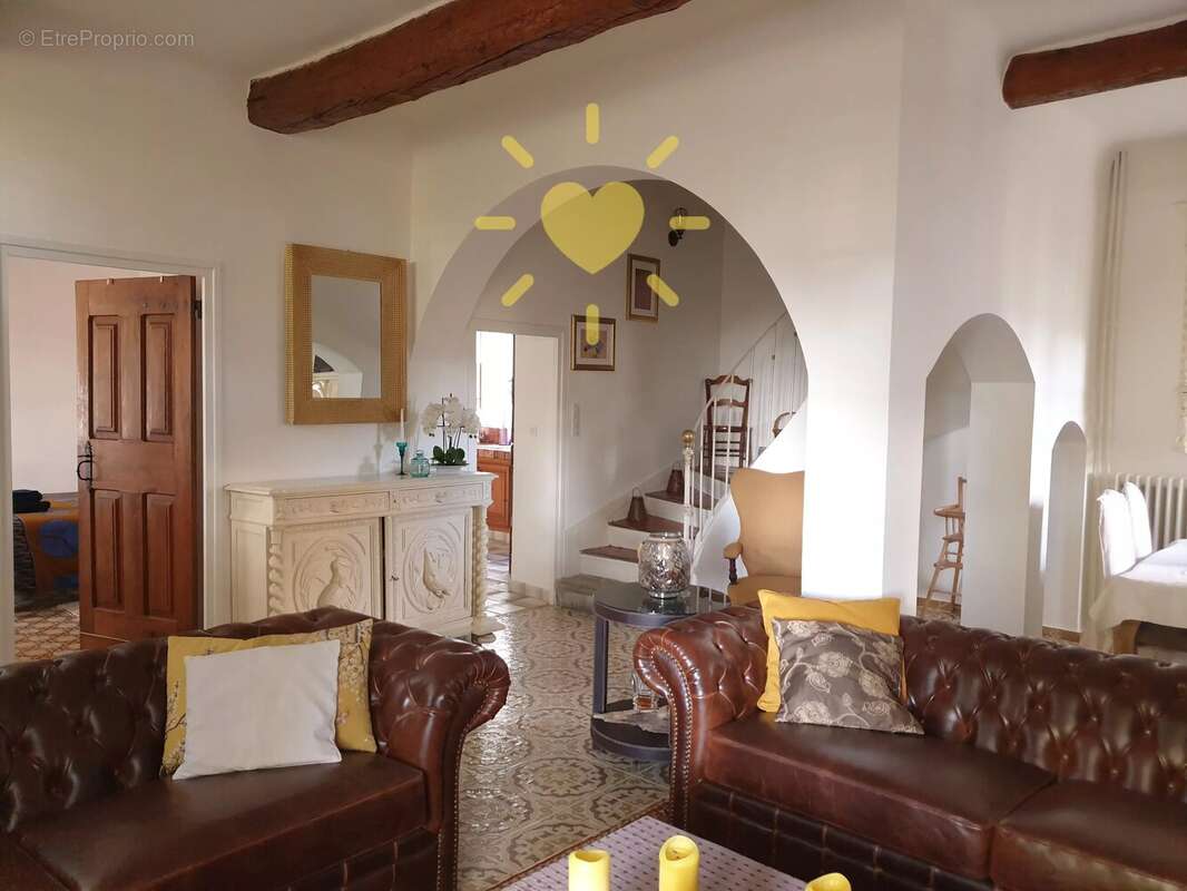 Bastide provencale renovee au calme accessible a pied du village - photo 6