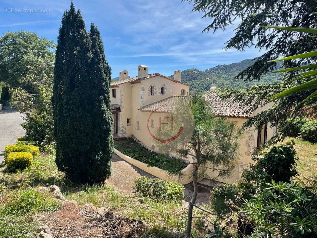 Maison à LES ADRETS-DE-L'ESTEREL