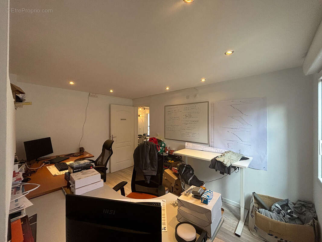 Maison Le Tampon 10 pièces 142 m2 - photo 6