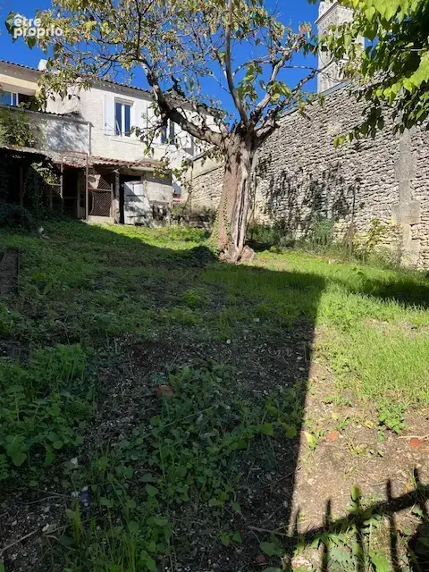GARAGE de 75 m2 au sol avec jardin clos de 140 m2. Un beau potentiel d'aménagement ! - photo 5