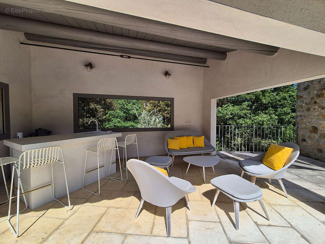 Maison à MONTELIMAR