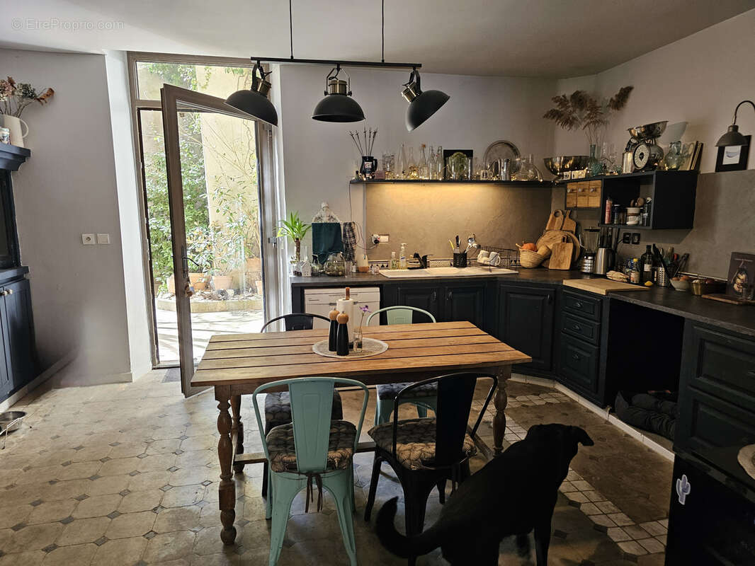 Maison à LA ROQUE-D'ANTHERON