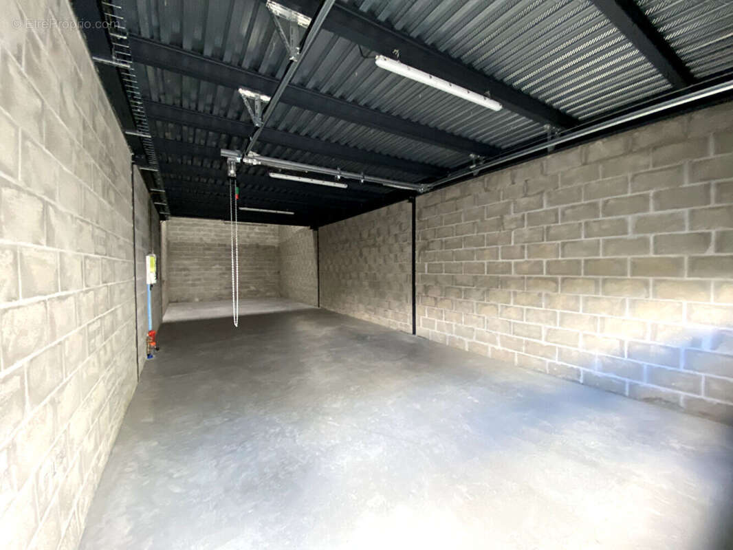 Commerce à BASSE-GOULAINE