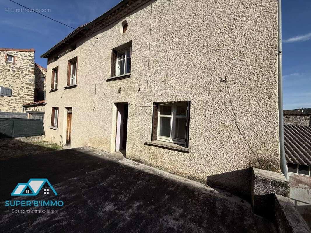 Maison à SAINT-JUST-PRES-BRIOUDE