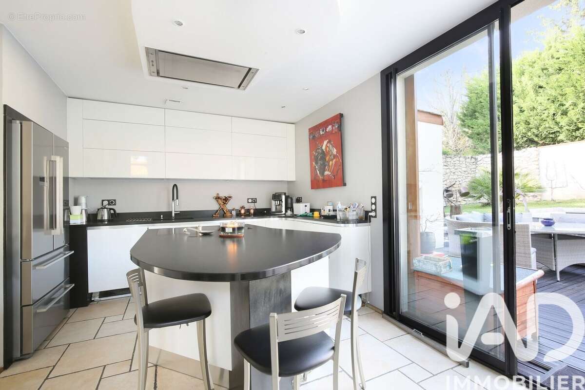 Maison 190 m² à Pechbonnieu  - photo 3