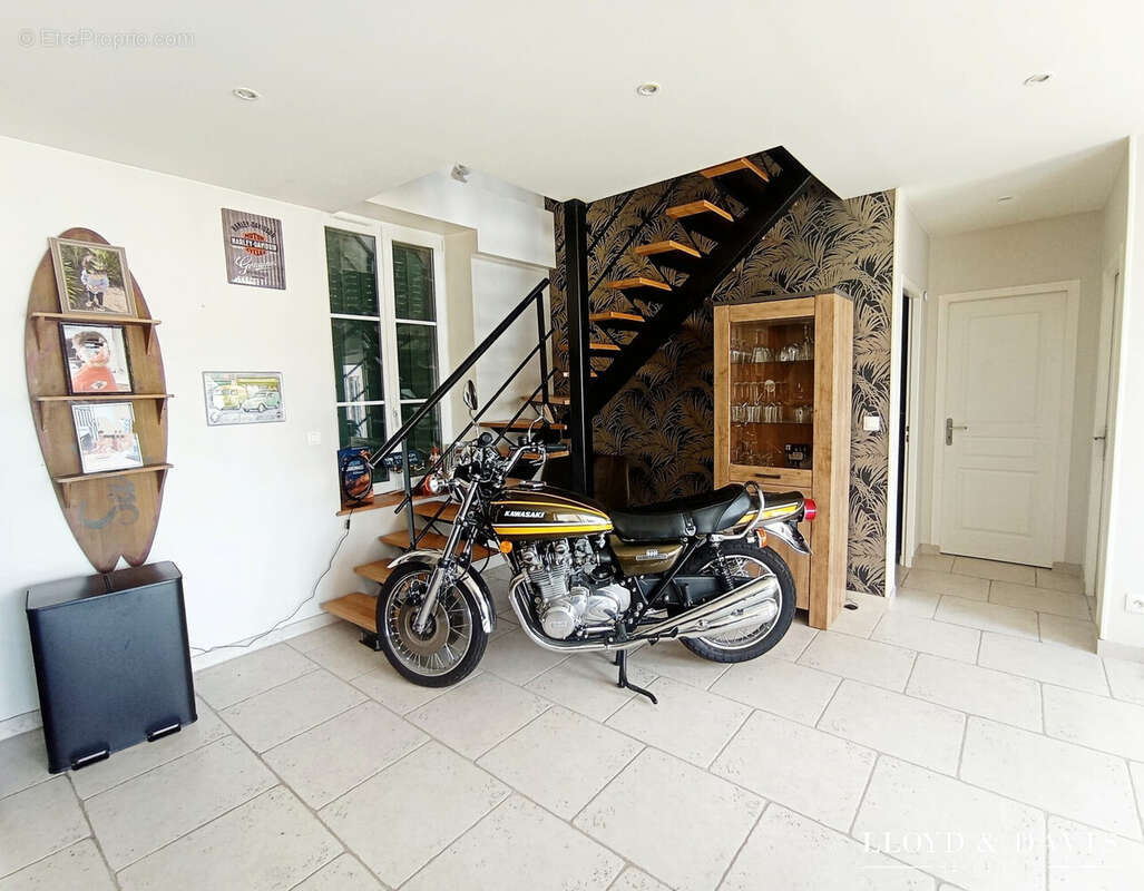 Maison 203 m² à Dollot  - photo 3