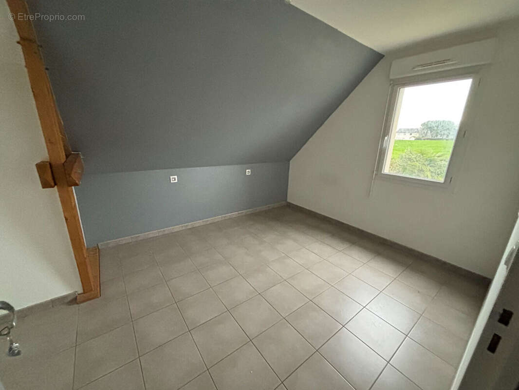 Maison à MESLAY-DU-MAINE