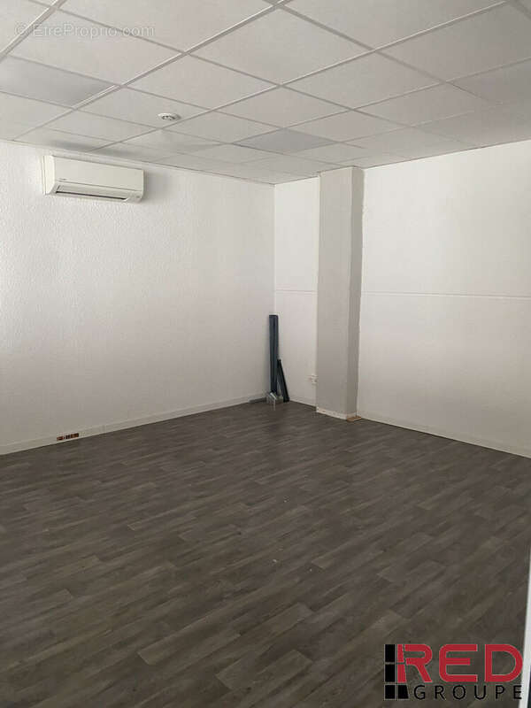Commerce 165 m² à Aubagne  - photo 4