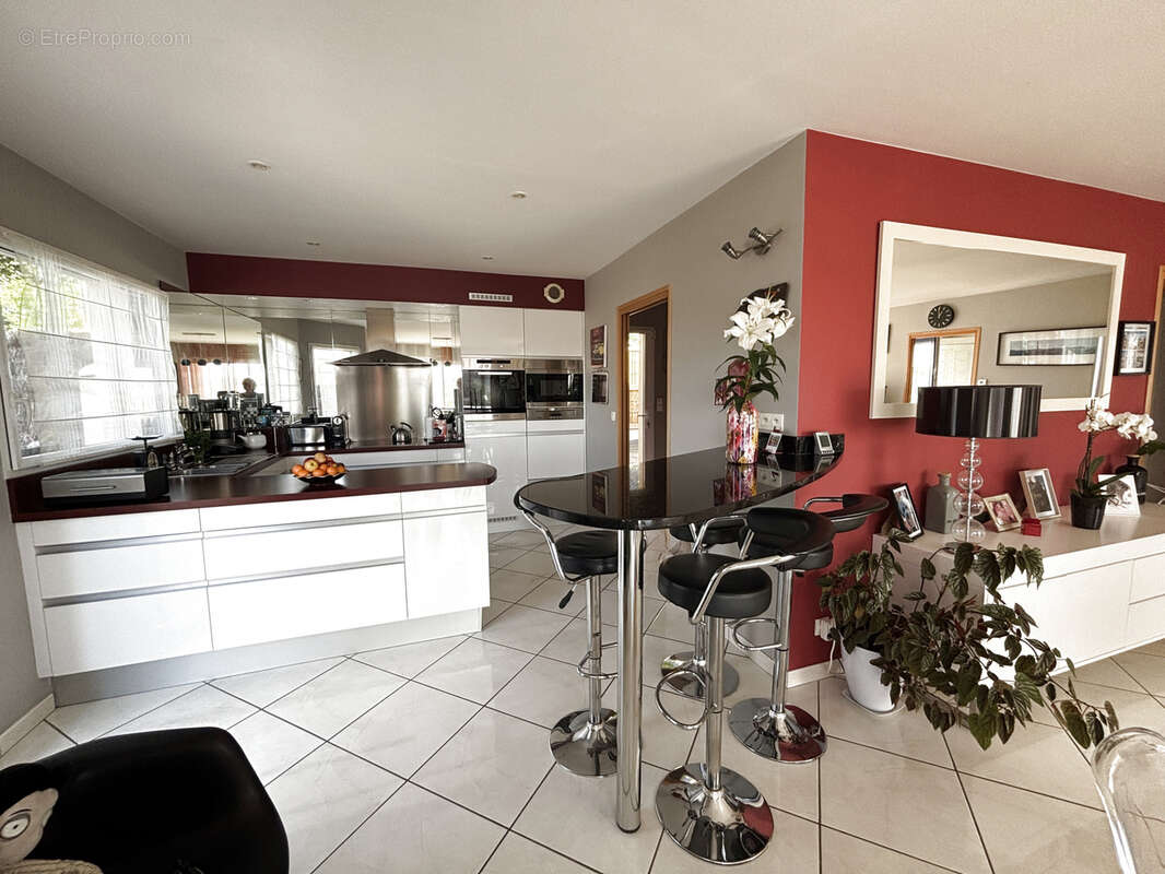 Maison à LE RELECQ-KERHUON