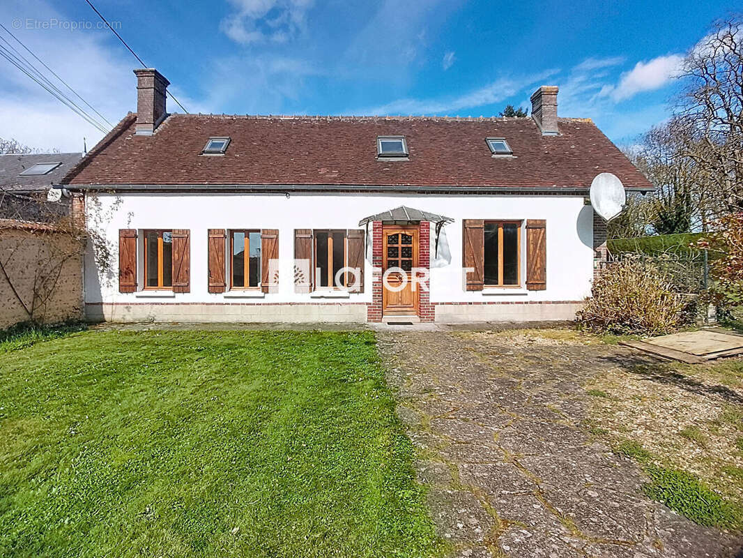 Maison à LIGNEROLLES