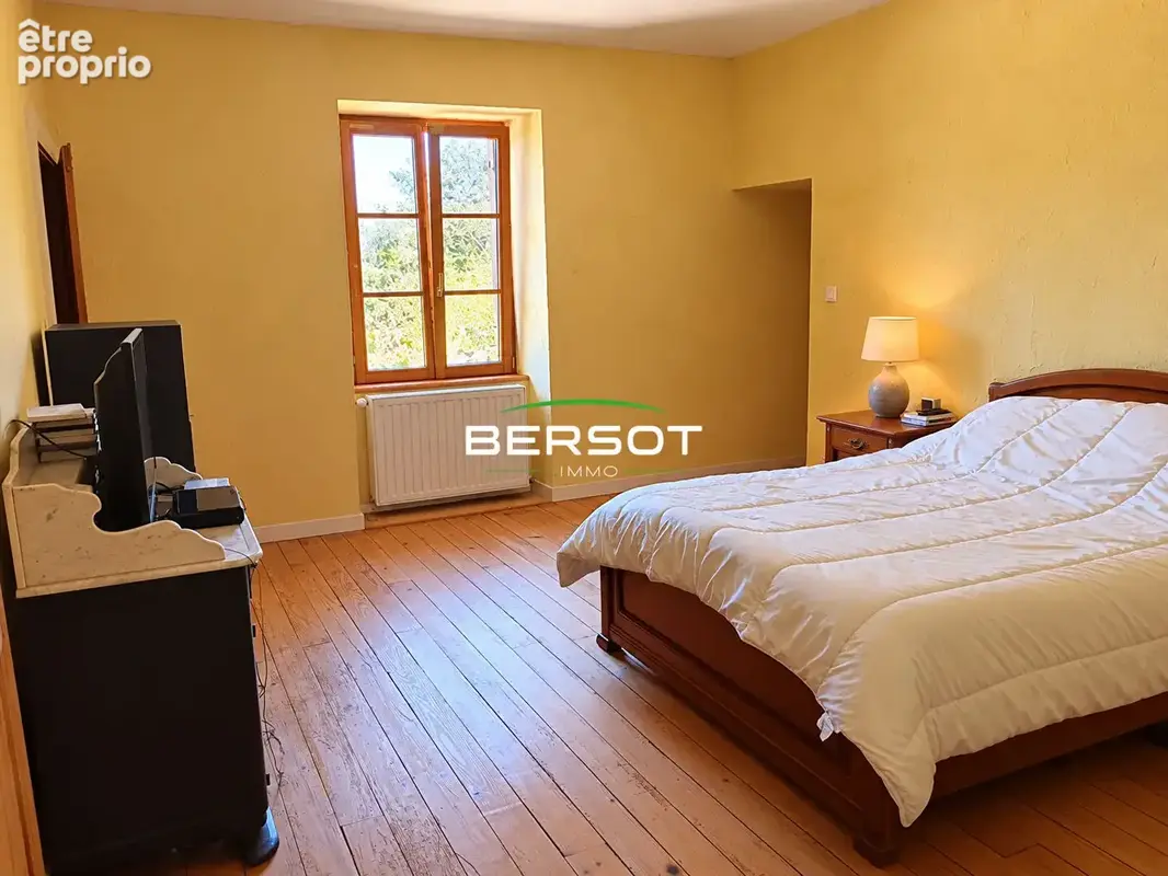 Maison rare et atypique avec un terrain de 2 339 m² - FORT POTENTIEL ! - photo 5