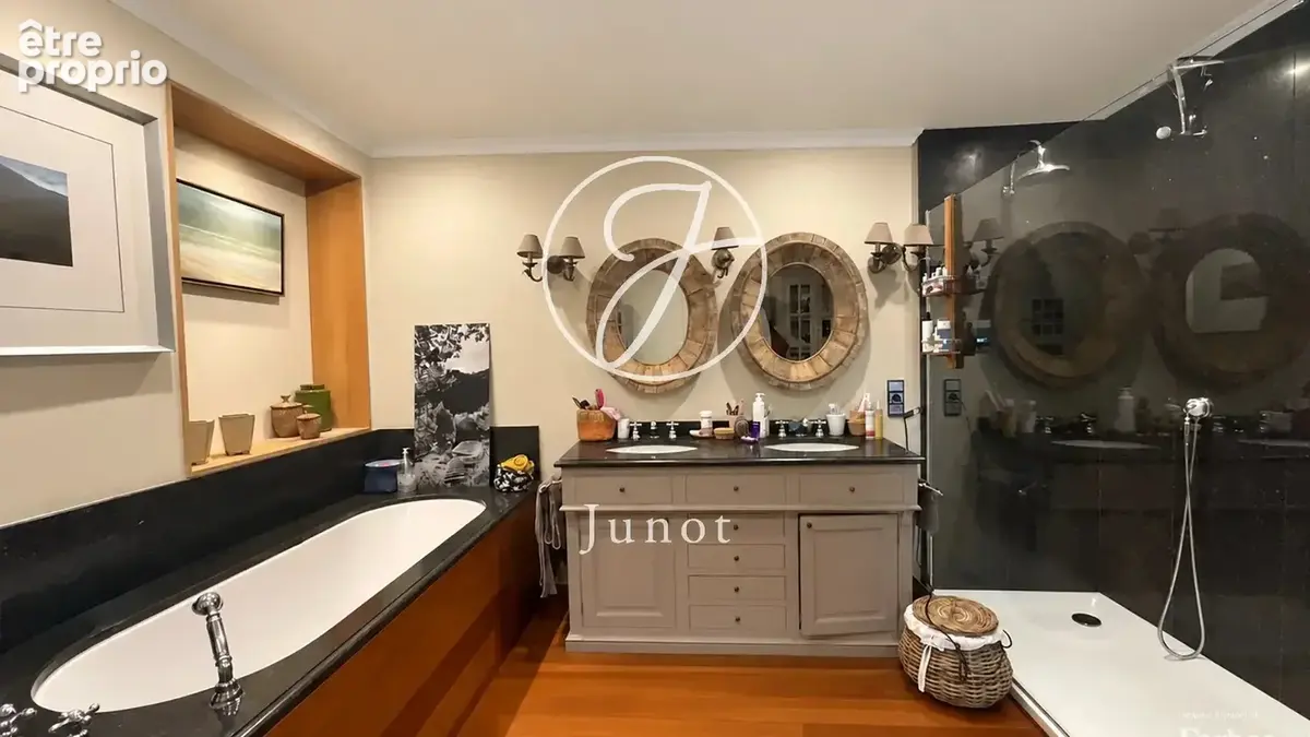 Wervicq-Sud - MONTAGNE - Maison - 6 pièces - 230 m² - 4 /5 chambres - Jardin - Garage - photo 9