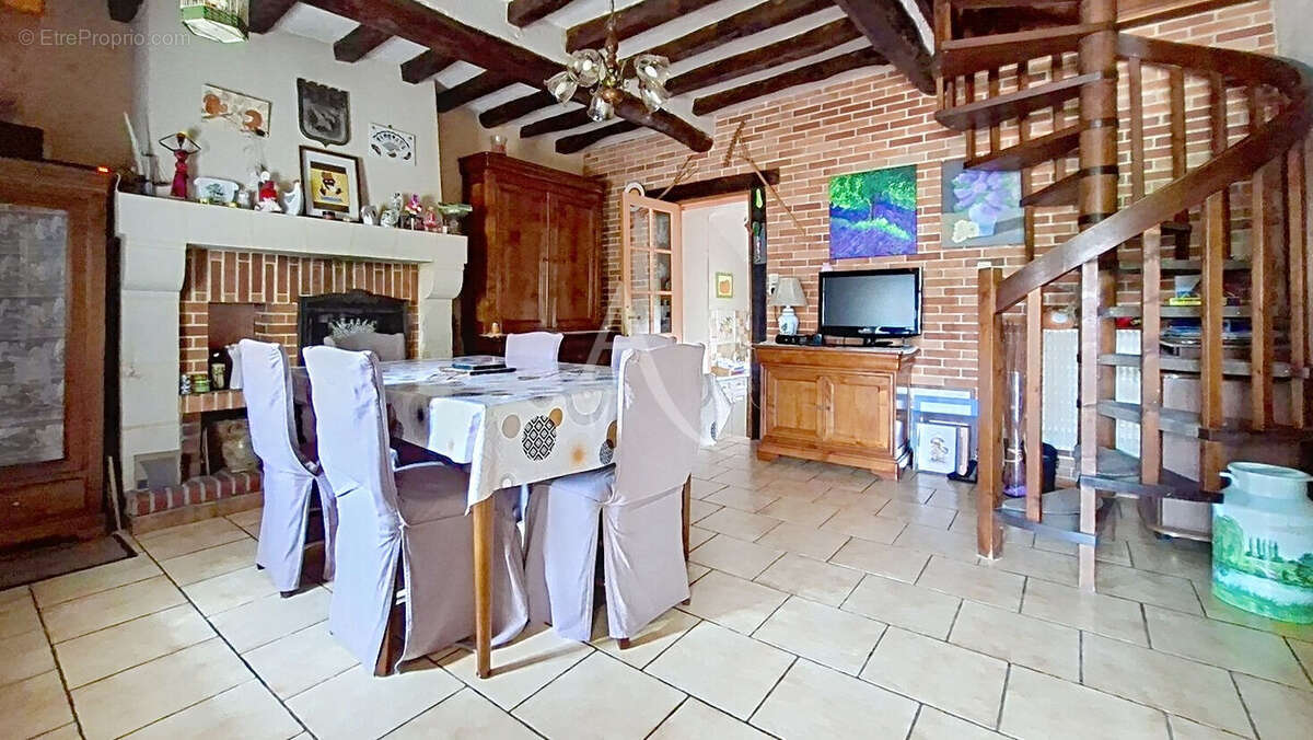 Maison Tierce 3 pièce(s) 69 m2 - photo 2