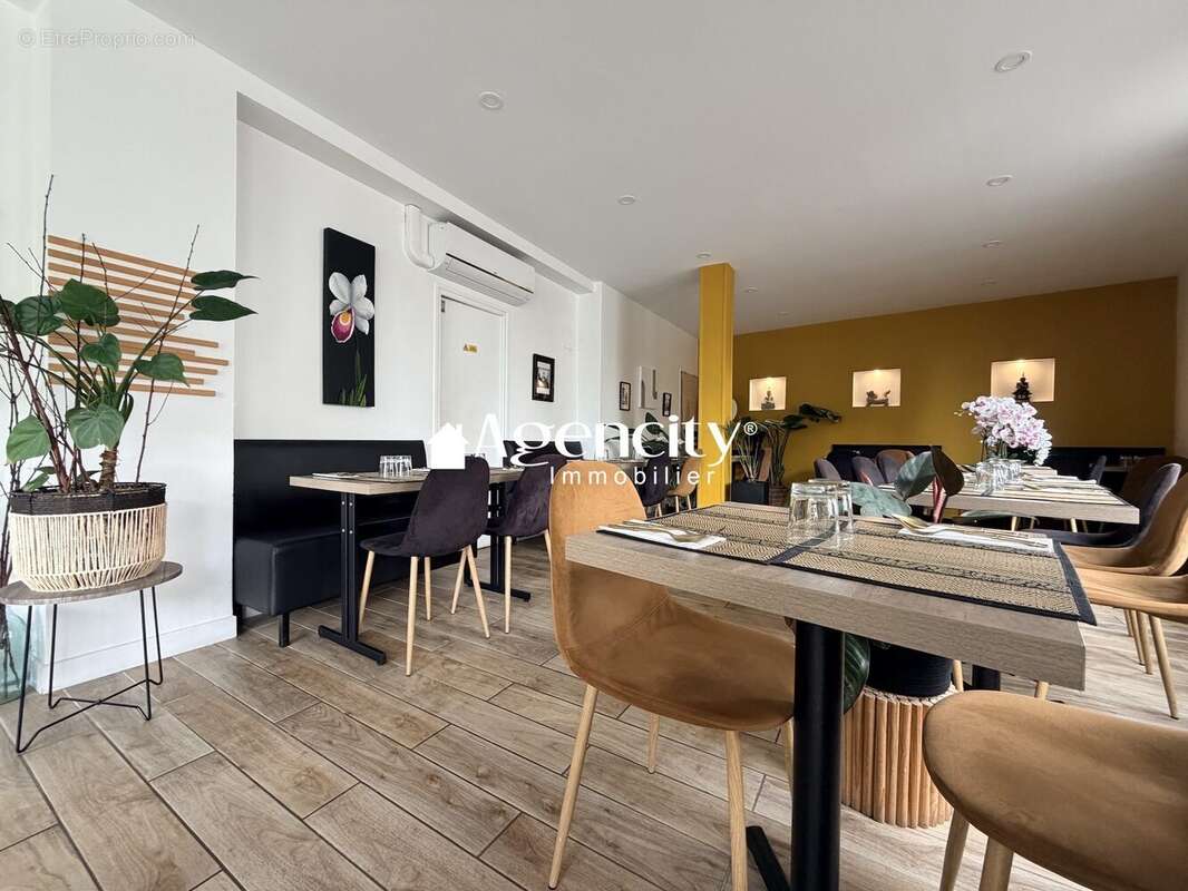 100 m² à Pontault-Combault  - photo 4