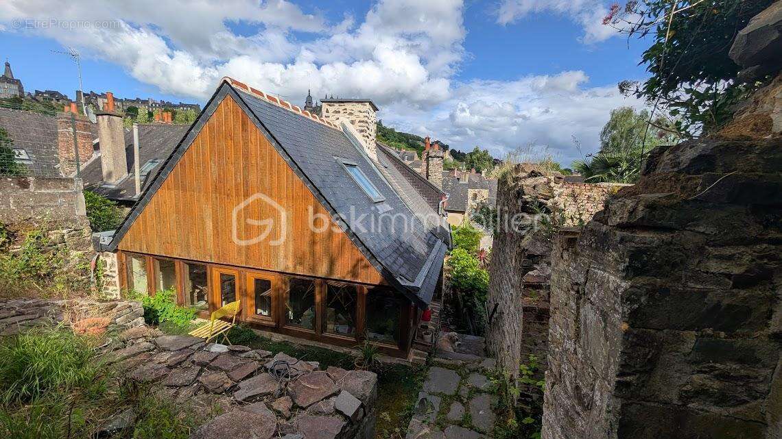 Maison à FOUGERES