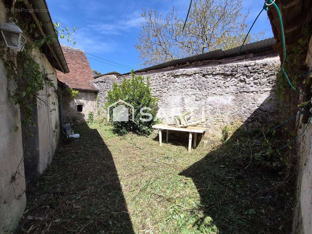 Maison 50 m² à Ferriere-Larcon  - photo 5