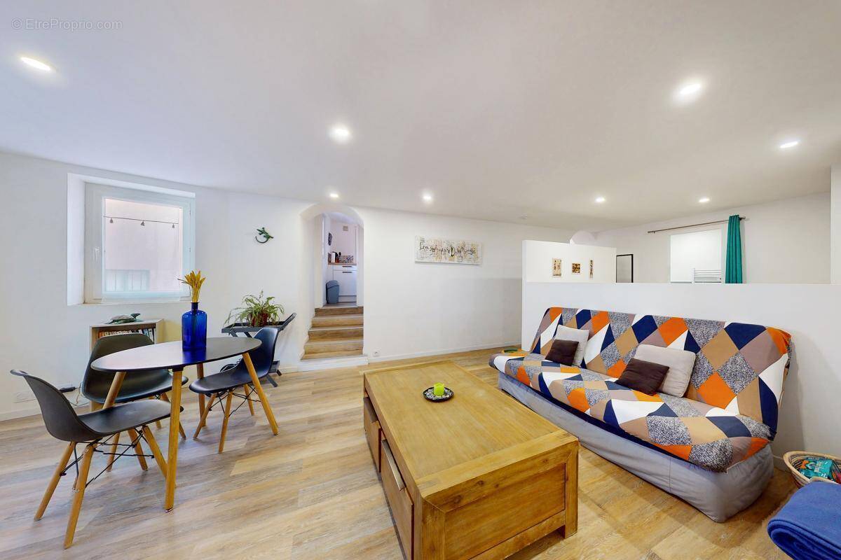 Appartement à MANDELIEU-LA-NAPOULE
