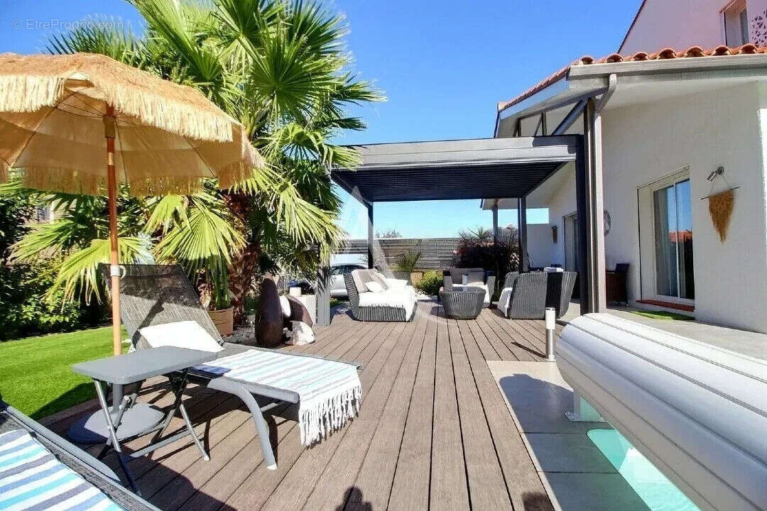 Maison à MONTESQUIEU-DES-ALBERES