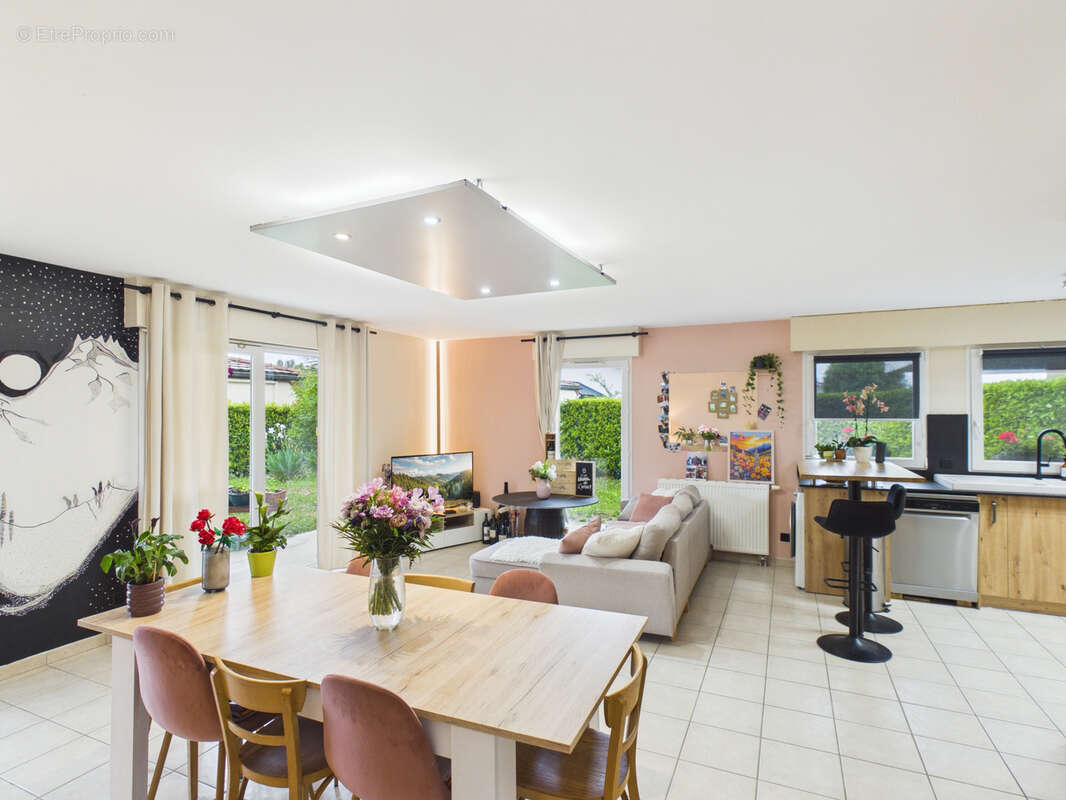 Appartement à DOUVAINE