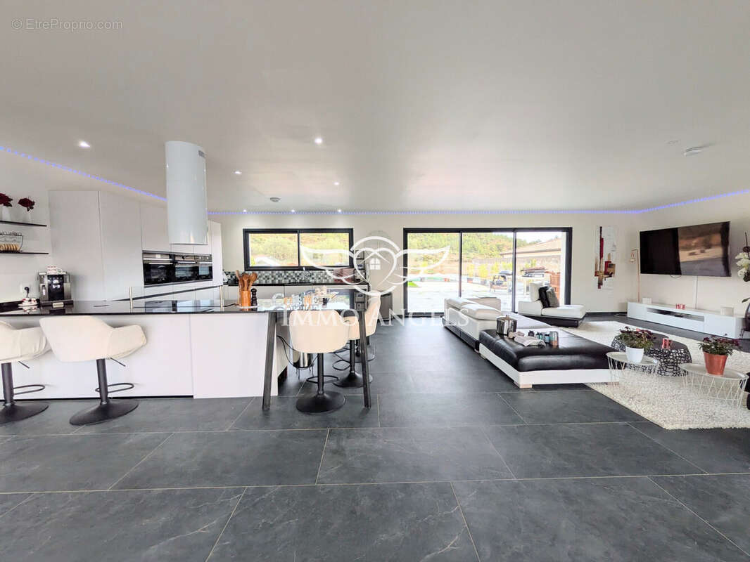 Maison à CESSENON-SUR-ORB