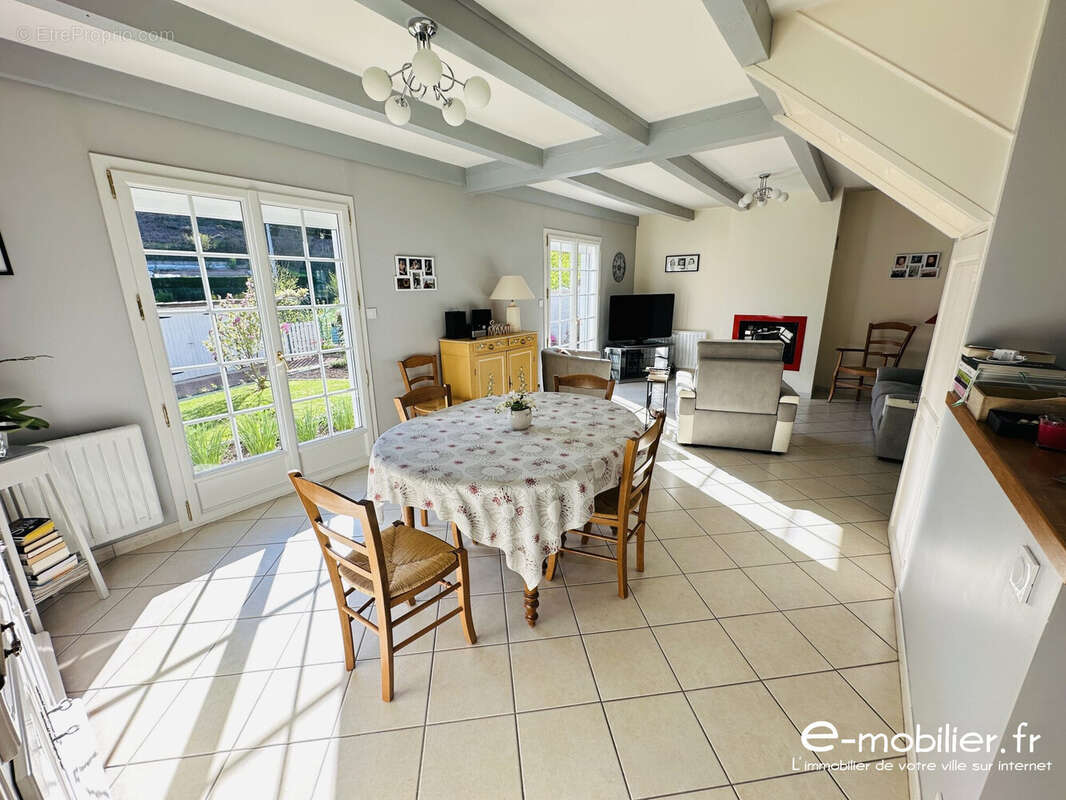 Maison à CHAUFFAILLES