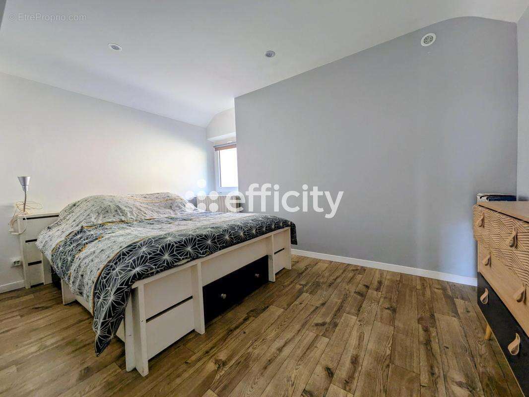 Maison à CINQ-MARS-LA-PILE