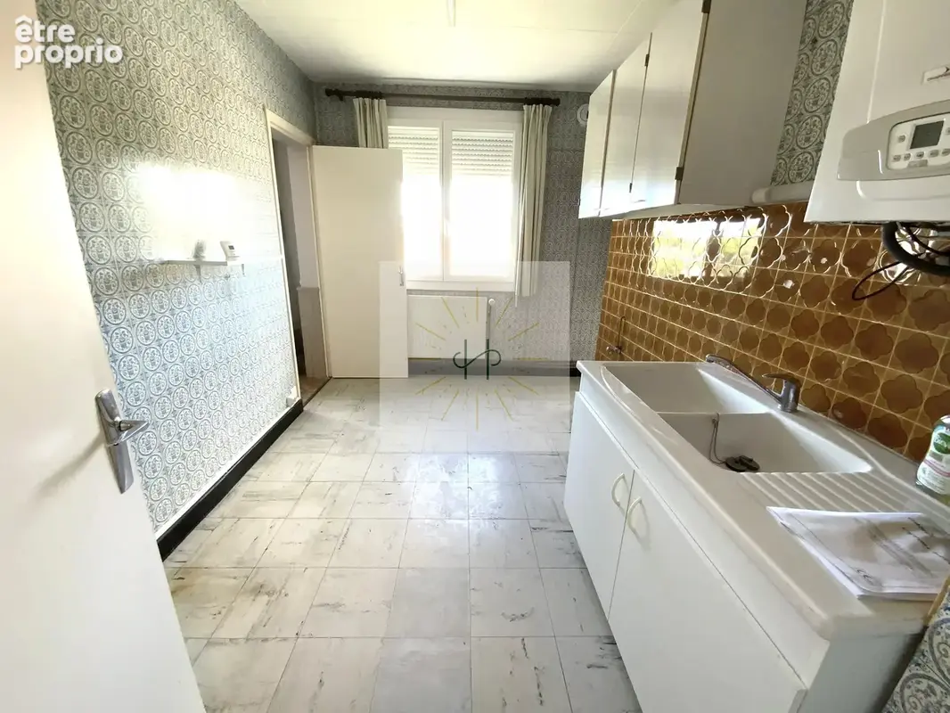 Appartement 5 pièces 78 m² à vendre à Montelimar (26200) - photo 2