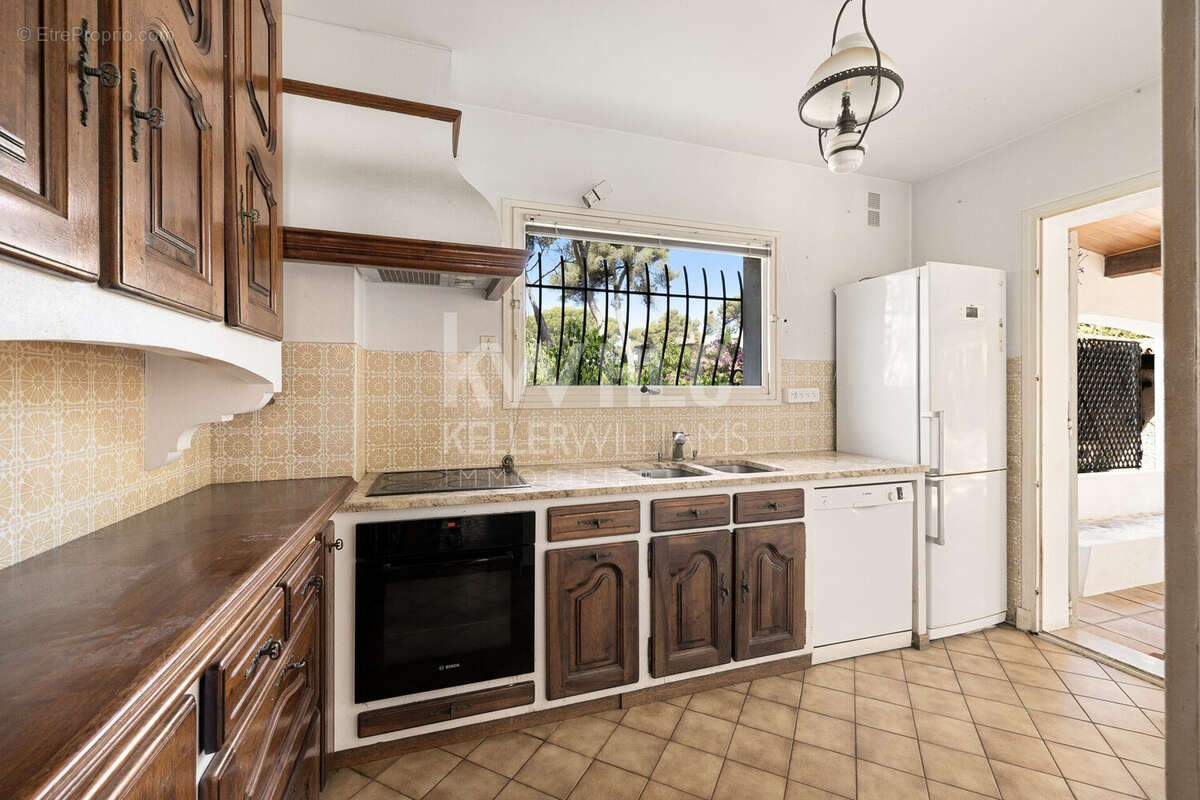 Maison 170 m² à Le Cannet  - photo 3