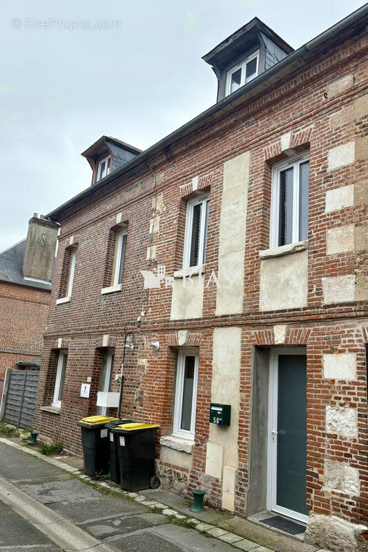 Appartement à BOURG-ACHARD