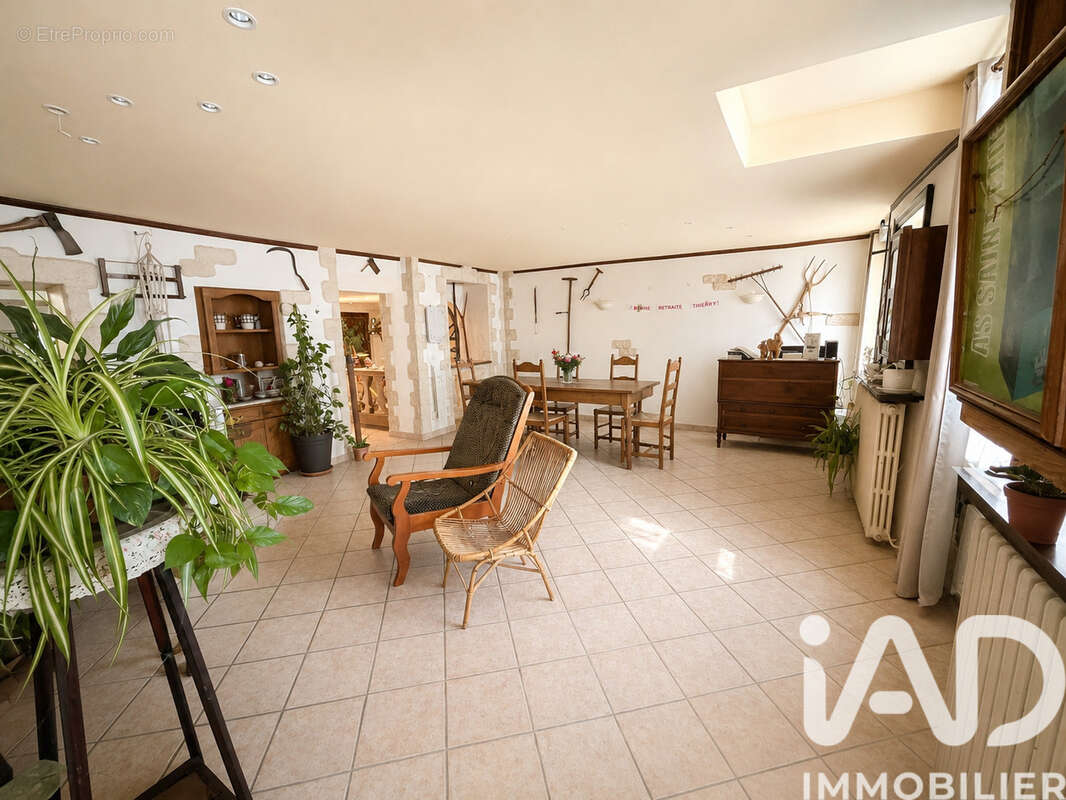 Photo 2 - Maison à COULOMMIERS