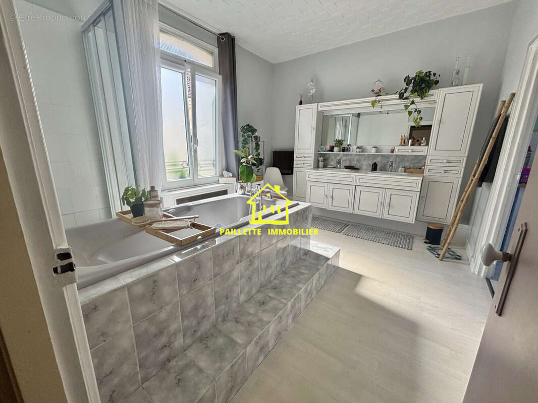 Maison à MONTIVILLIERS