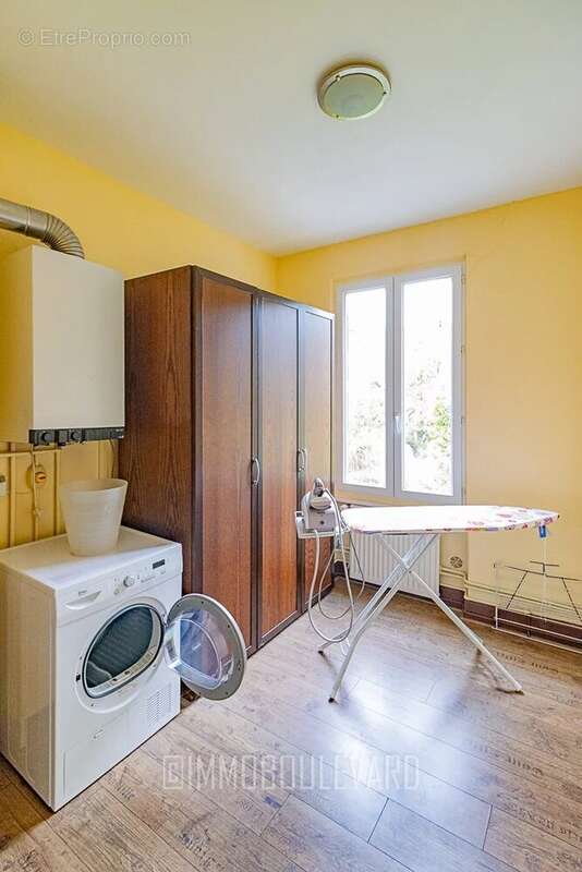 Maison à CHATEAUNEUF-LES-BAINS