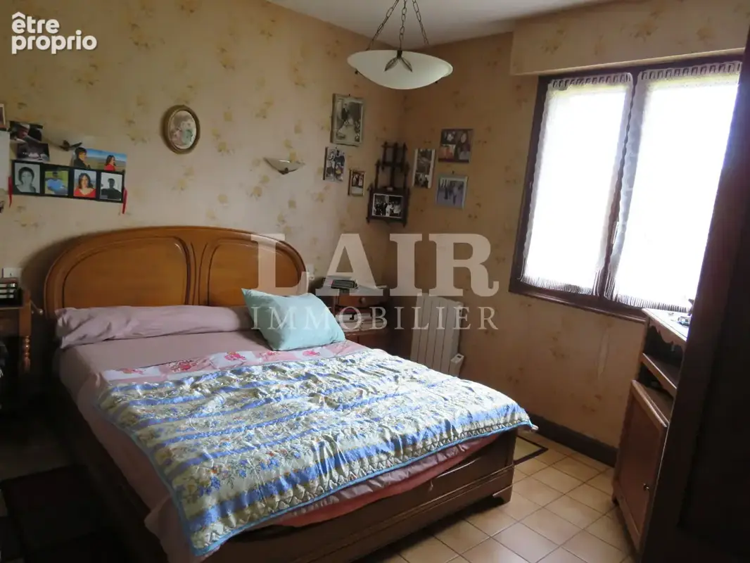 Propriété sur 1,2 hectare avec étang à vendre à Pre En Pail  - Réf: A15157 - photo 9