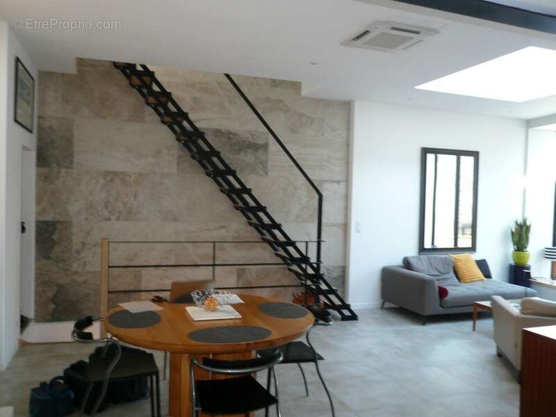  COGNAC A Vendre Superbe Maison de Ville Atypique  - photo 2