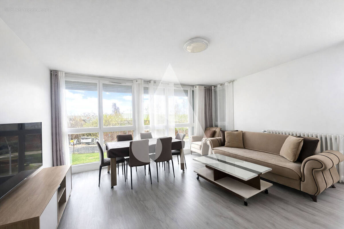 Appartement à VILLENEUVE-LA-GARENNE