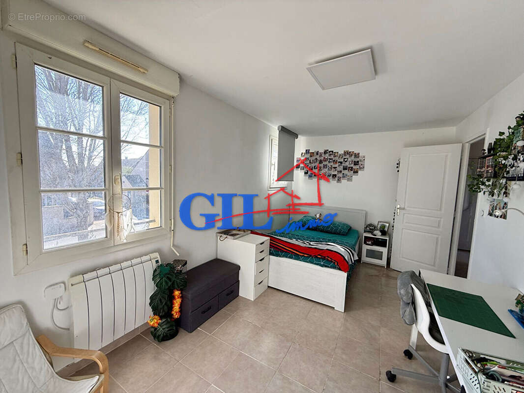 Maison à SAVIGNY-LE-TEMPLE