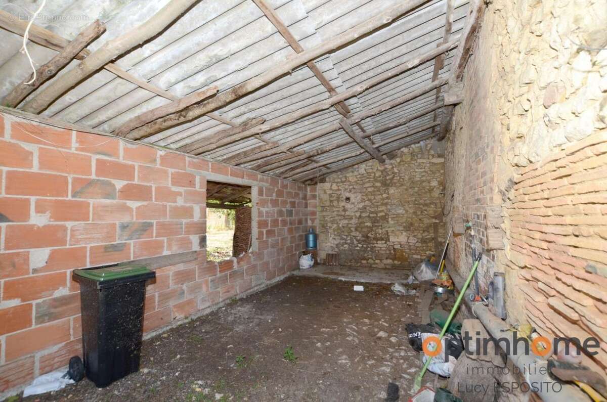  Charmante maison en pierre de 1780 pleine de caractère – Saint-Laurent-de-Céris (16)  - photo 28