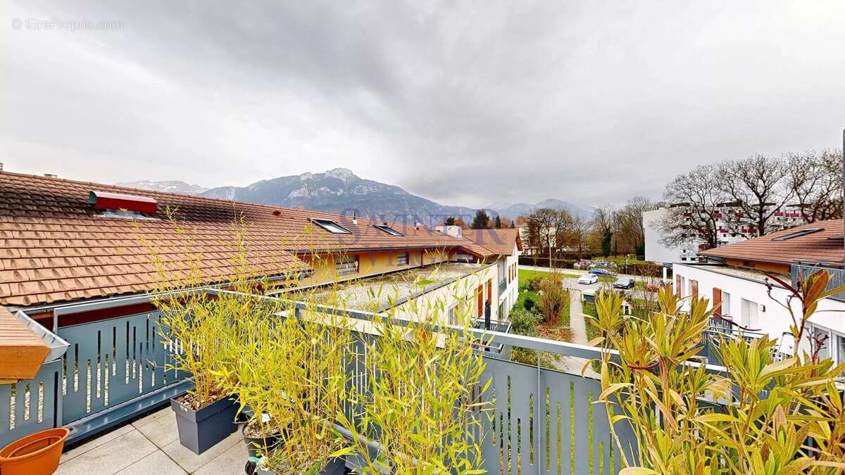 Attique T5 en duplex avec grandes terrasses et 2 garages – Bonneville- libre de suite - photo 10