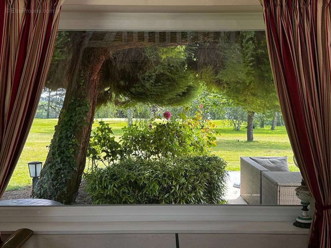 Maison à SAINT-NOM-LA-BRETECHE