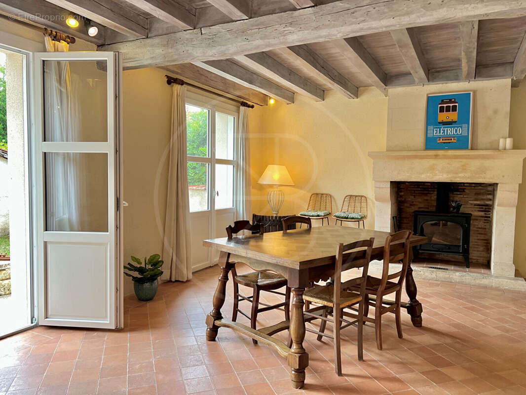 Maison à SAINT-LEON-SUR-L&#039;ISLE