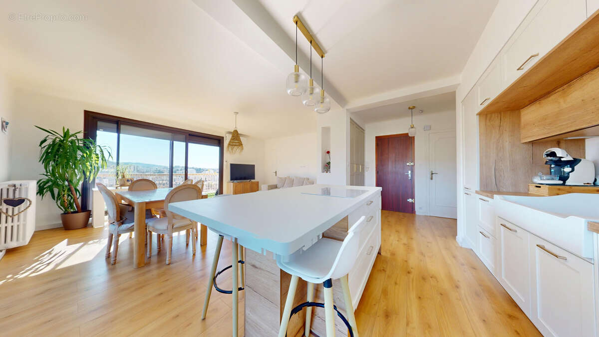 Appartement à SAINT-ETIENNE
