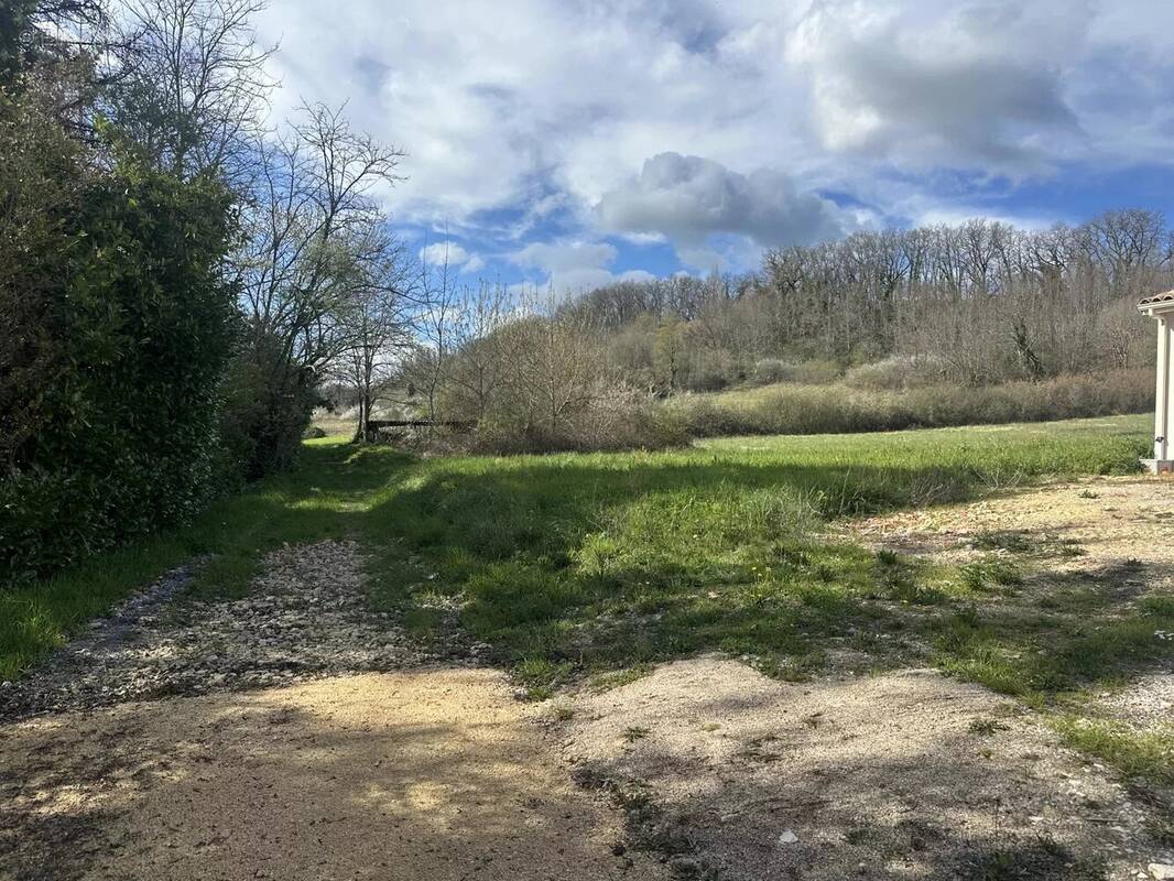 Terrain à SAINT-AUBIN-DE-CADELECH