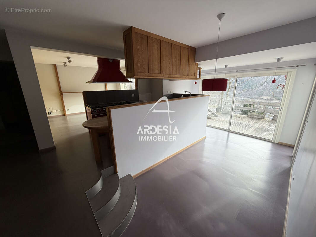 Maison à SAINT-MICHEL-DE-MAURIENNE