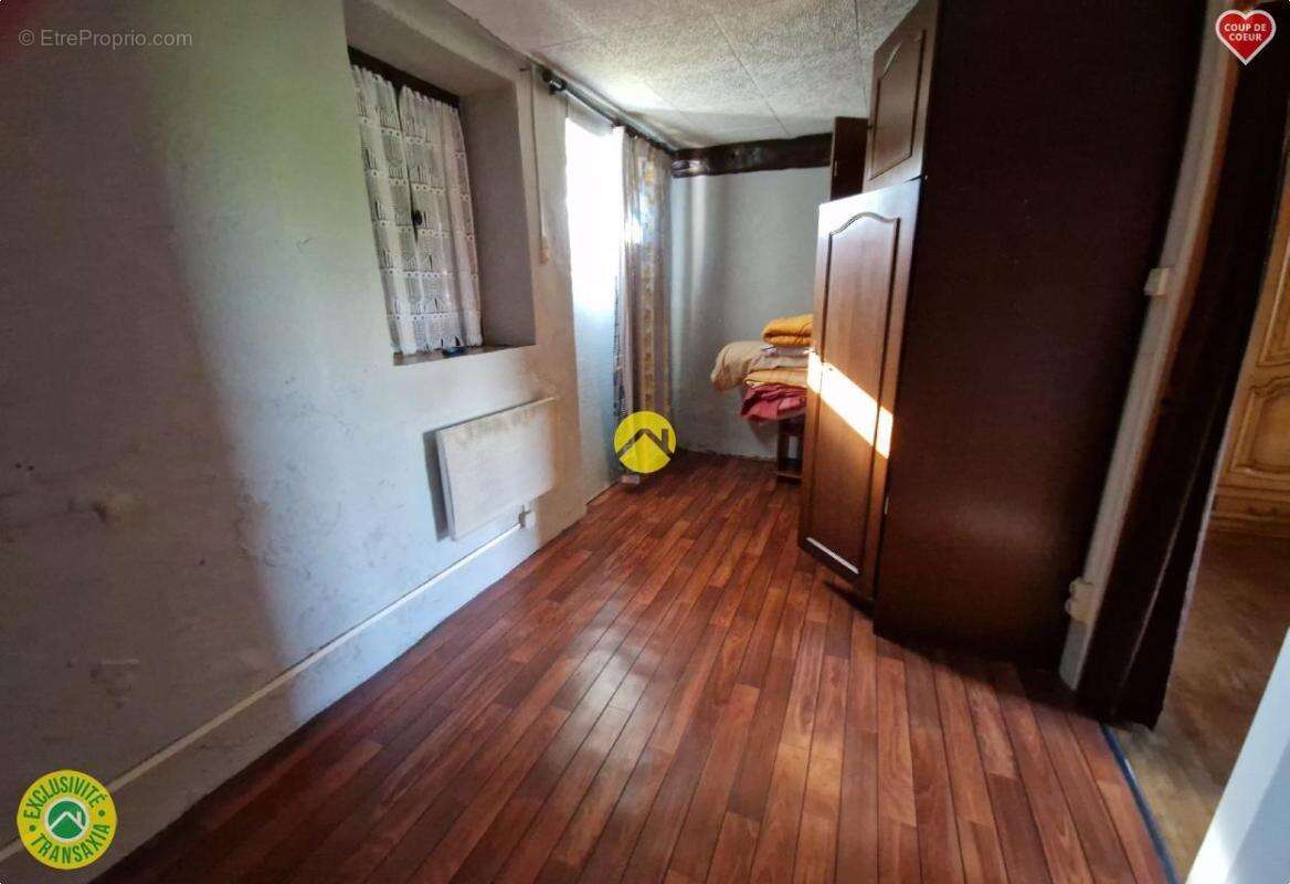 Maison à LA GUERCHE-SUR-L'AUBOIS