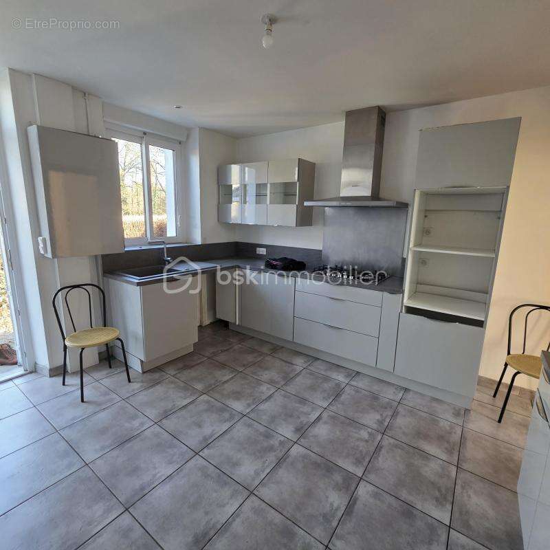 Exclusif, et à saisir … Maison de 104 m2 habitable en excellent état et sur un terrain de 1180 m2 environ plus dépendance de 32  - photo 2