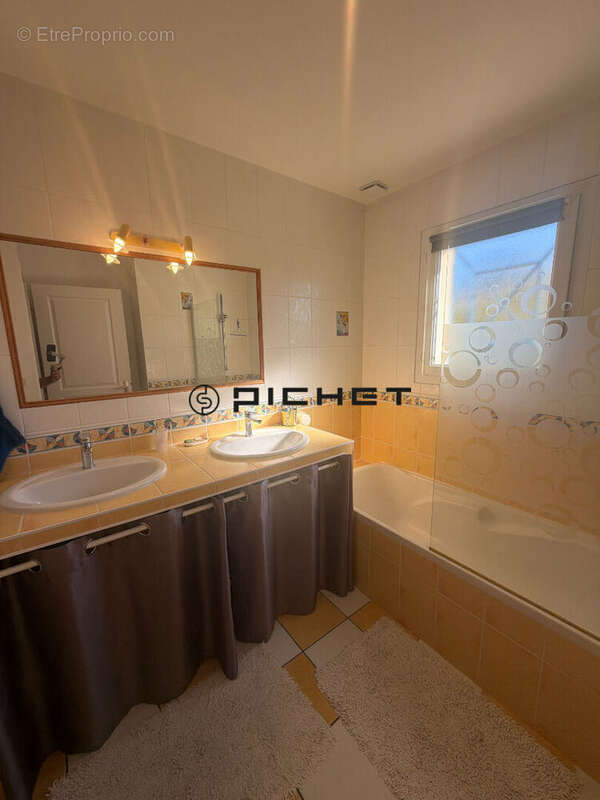 Maison à SAINT-MEDARD-EN-JALLES