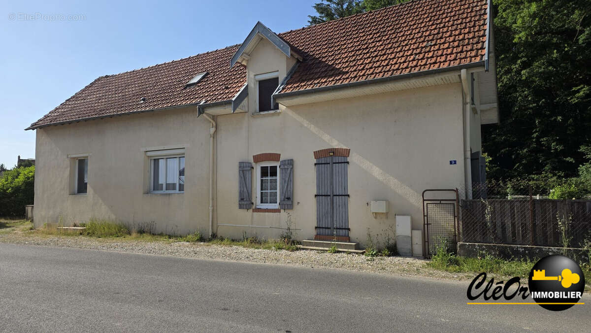 Maison à PIERRE-DE-BRESSE