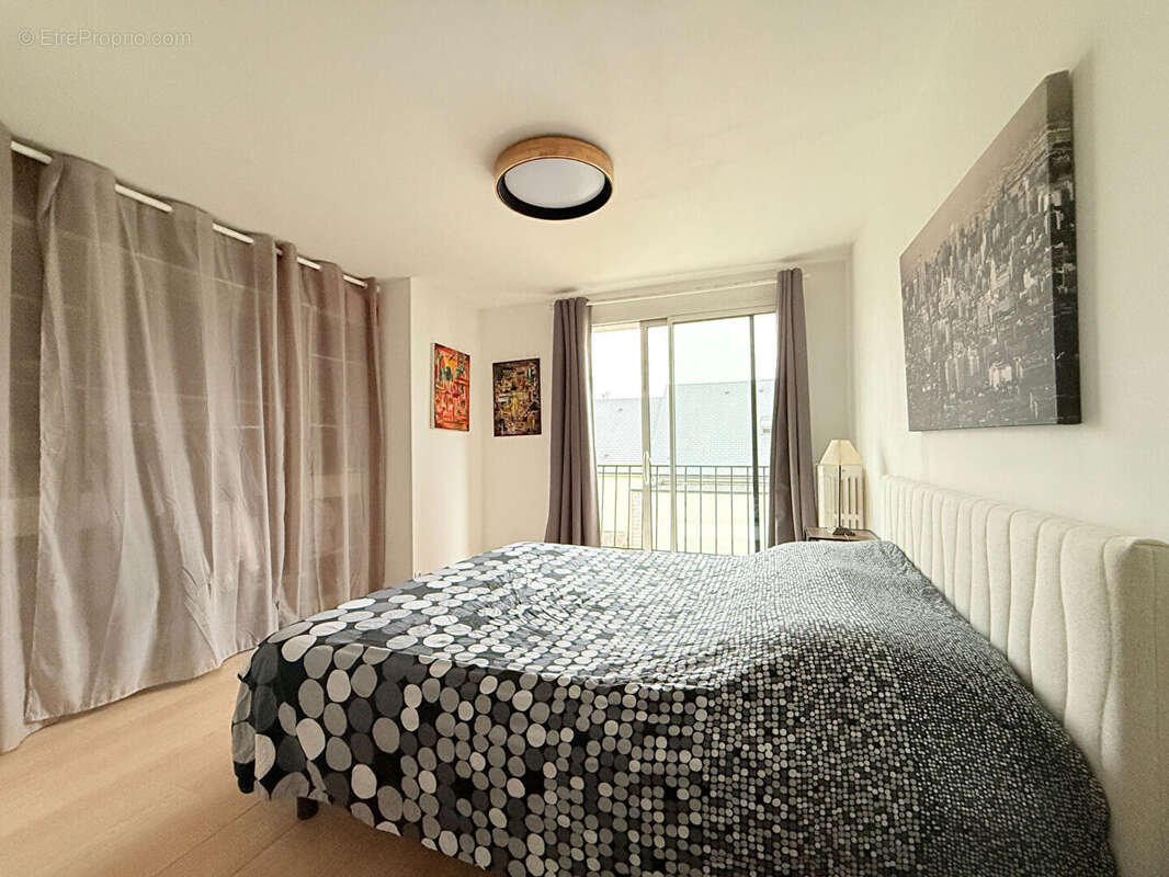 Caen, Quartier Hastings, maison et local commercial. - photo 11