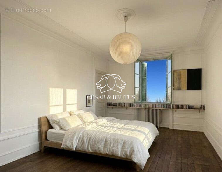 Appartement à CHARBONNIERES-LES-BAINS